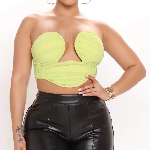 Fashion Nova Tops - NWT Fashion Nova Mesh Crop Top size M
